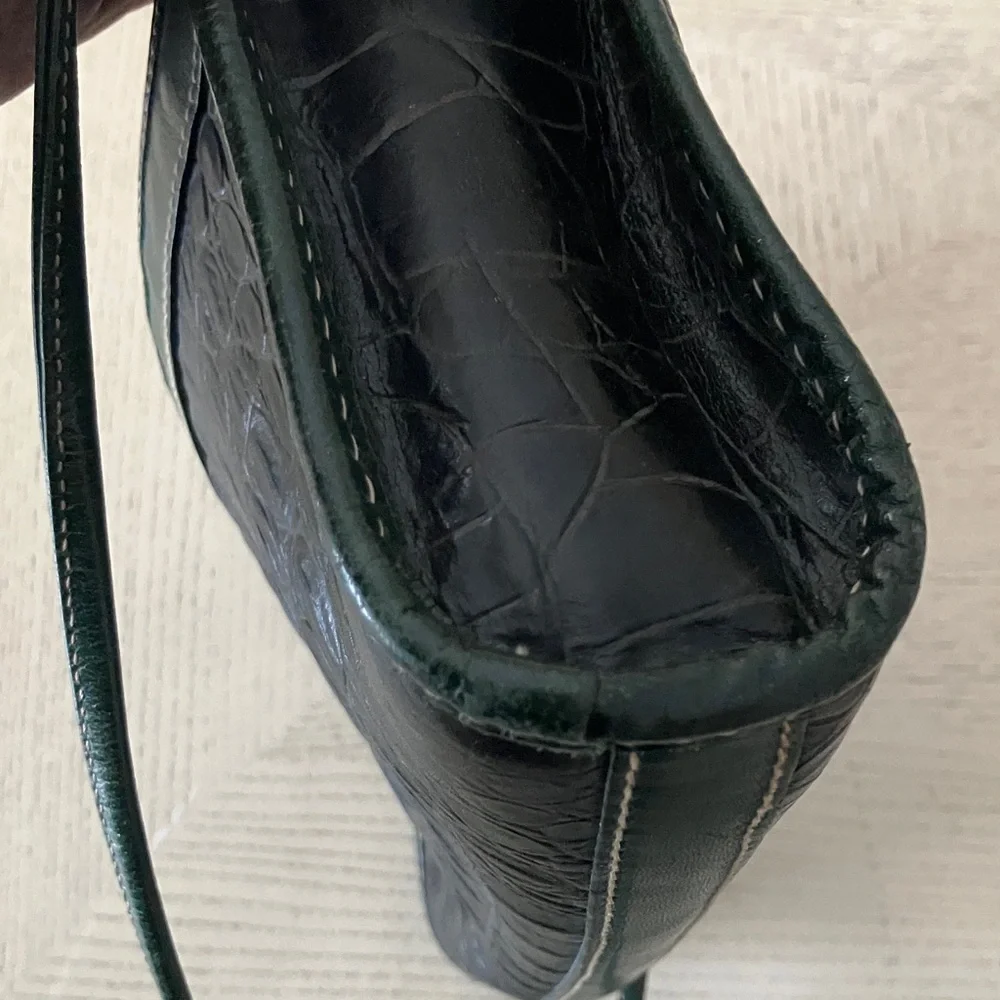 Brahmin Green Croc-Embossed Leather Crossbody Bag with Thin Shoulder Strap